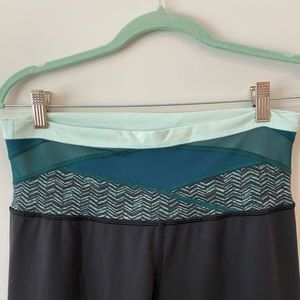 Lululemon wide leg full length yoga pants size 8